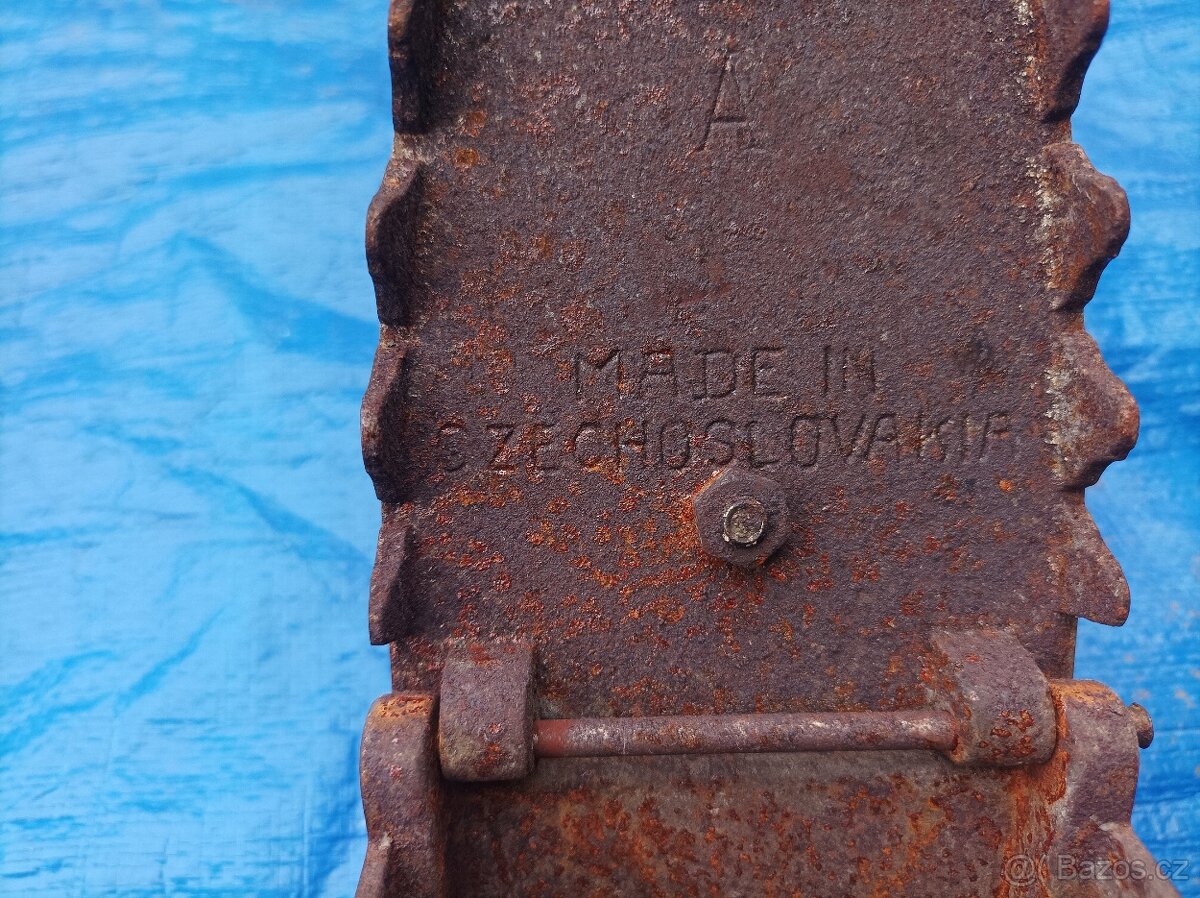 Stará žehlička, made in Czechoslovakia - 10