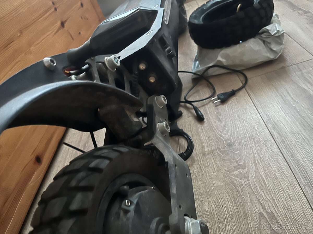 Elektrokoloběžka Laotie es18 lite - 10