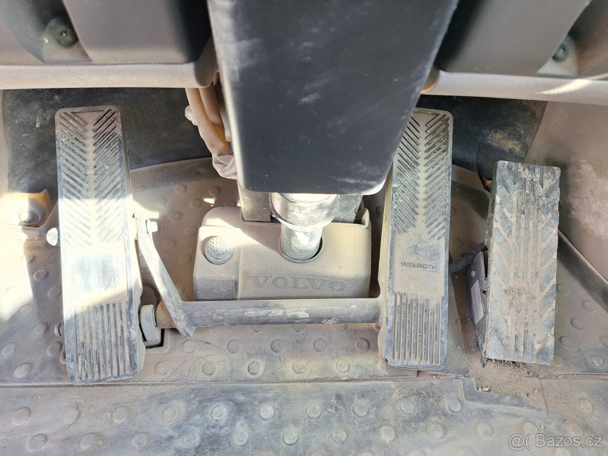 VOLVO L 120 H 4X4 - 10