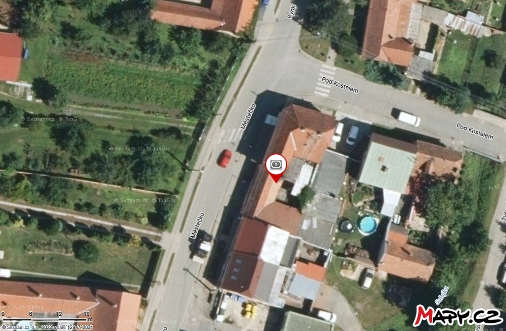 Prodej velkého domu v centru Dambořic - 10