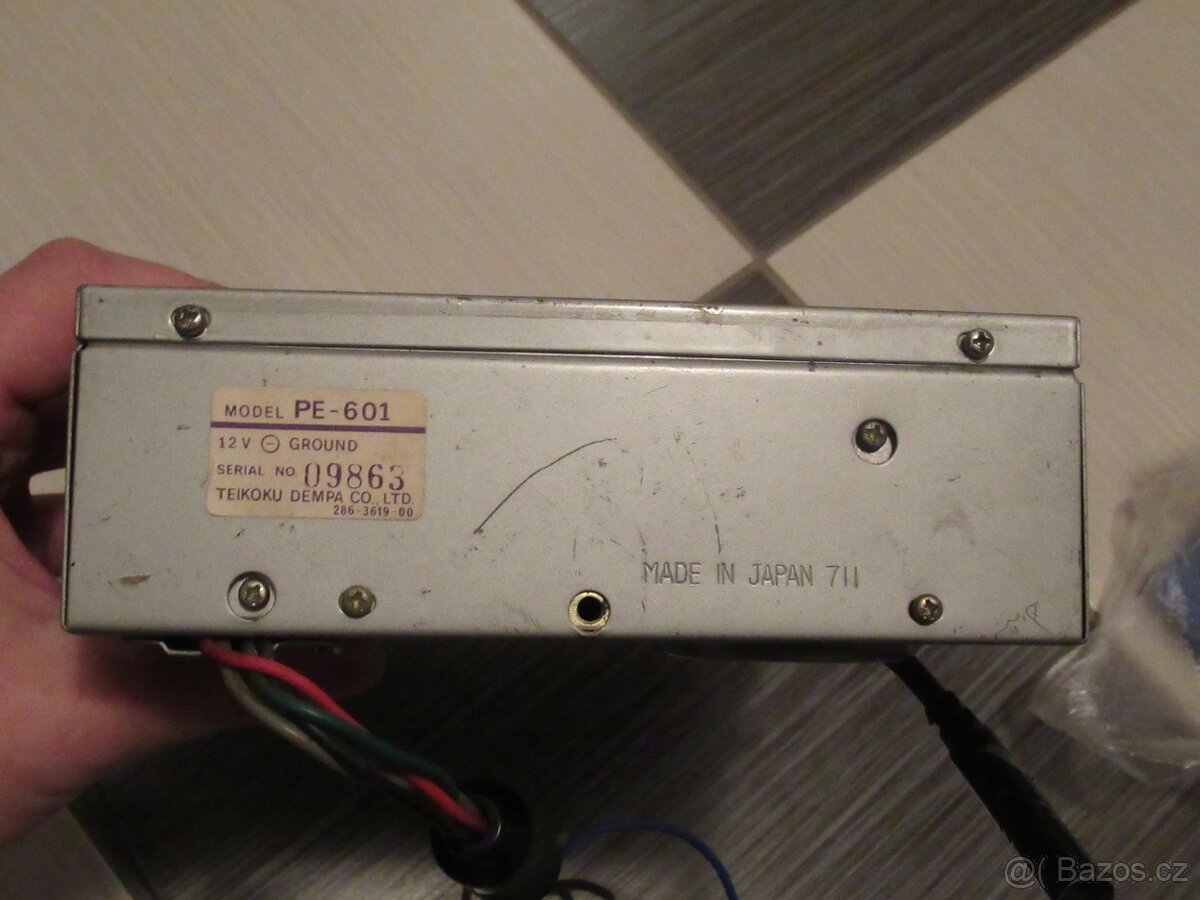 Staré neobvyklé autorádio CLARION 8 - 10