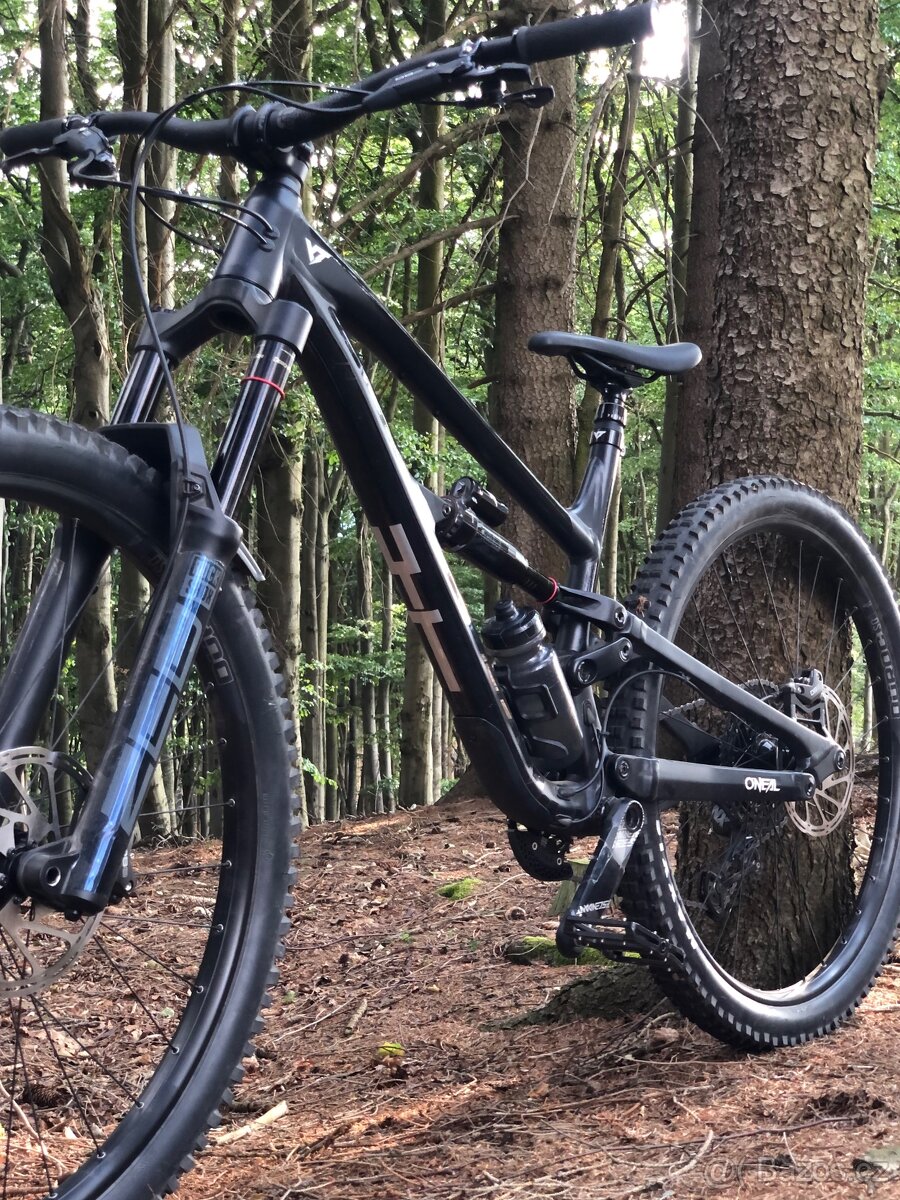 Celoodpružené kolo Yt Capra 2024 - 10