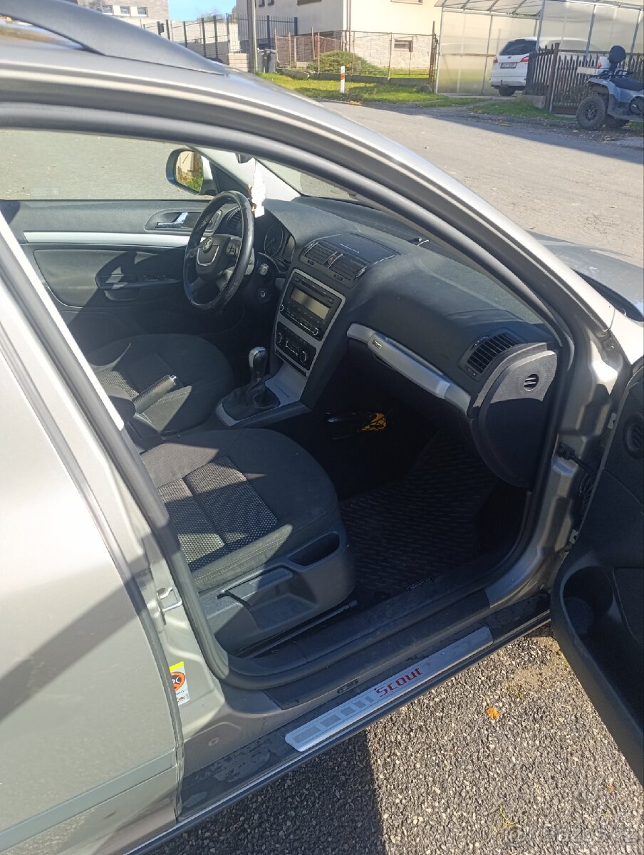 Škoda Octávia Scout - 10