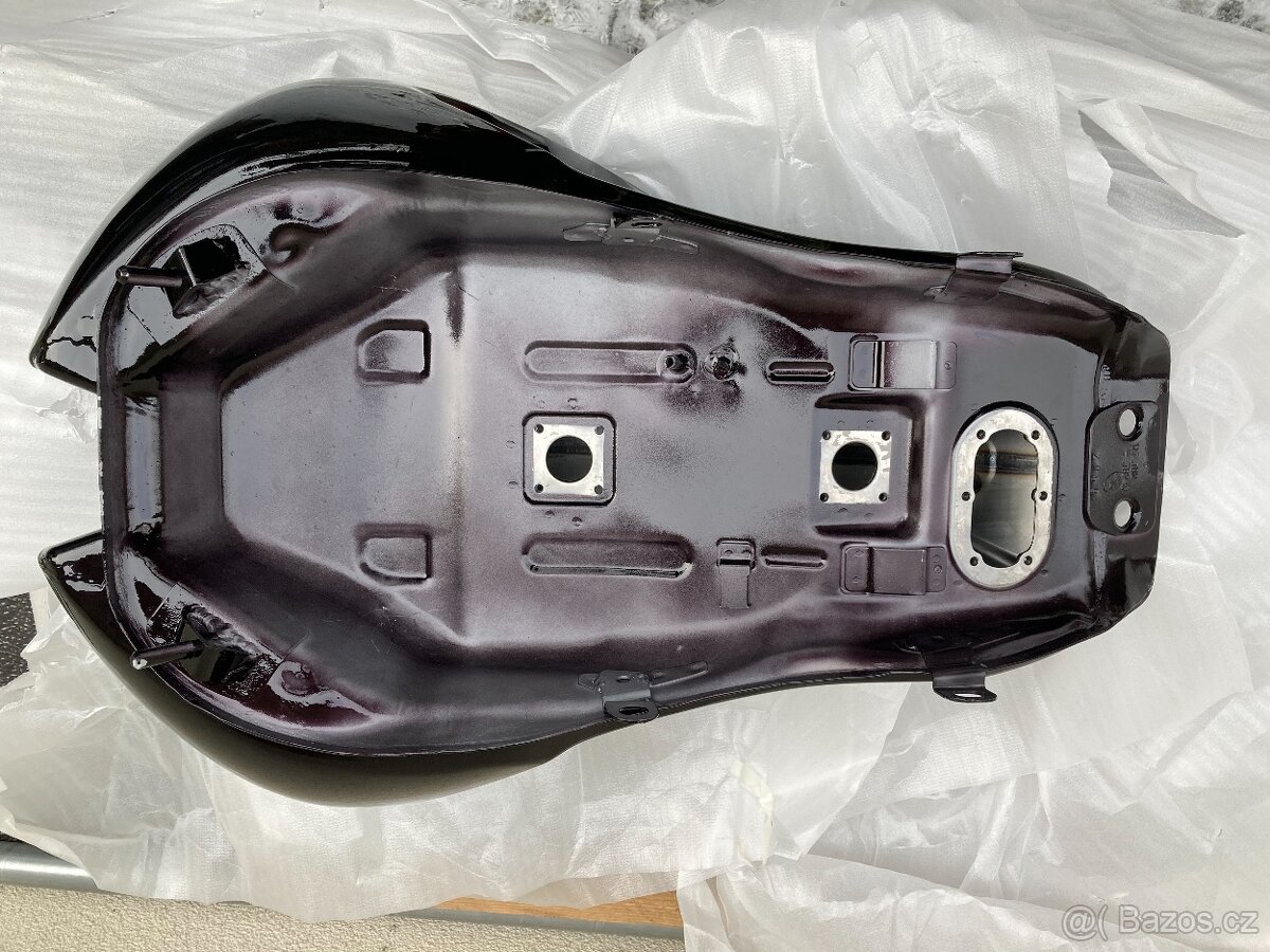 Nádrž Benelli 502C Cruiser - 10