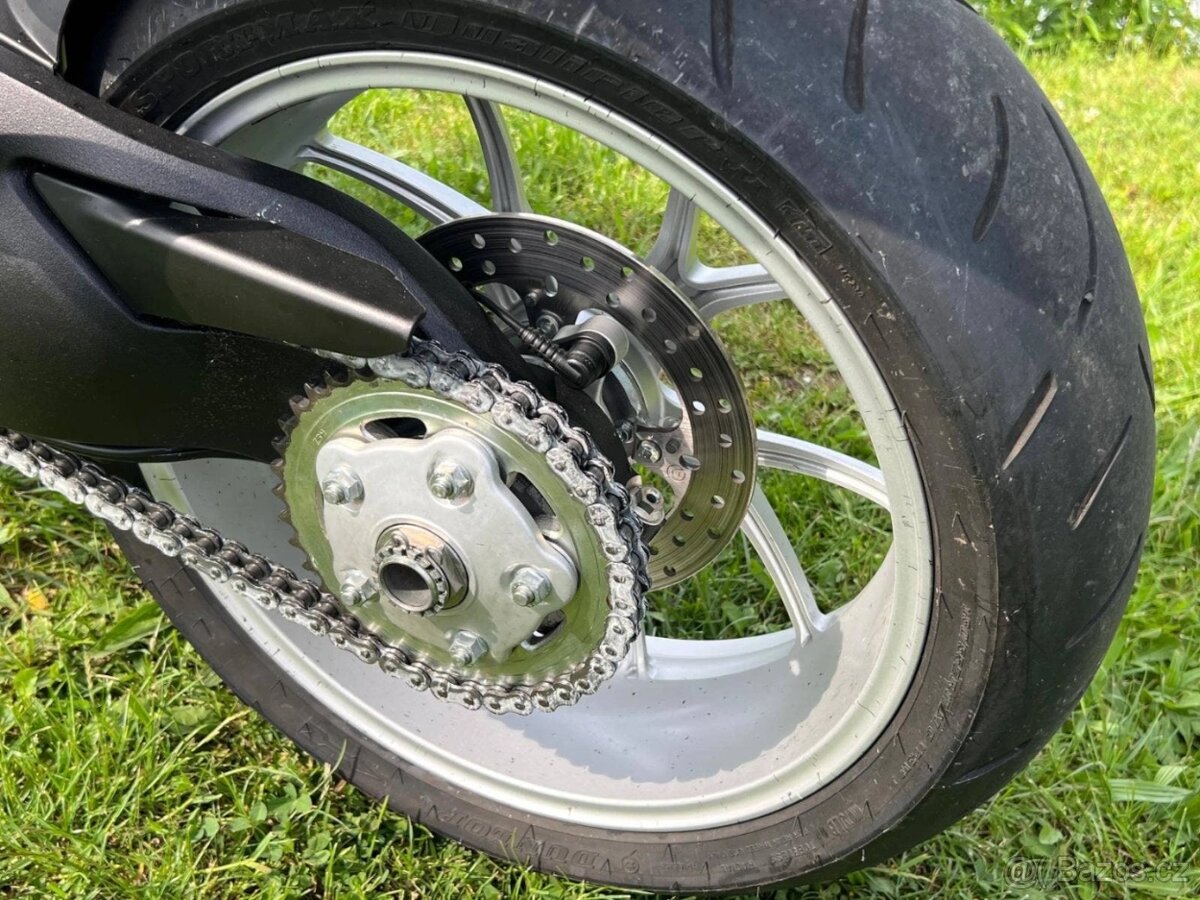 Ducati Monster 1100 - 10