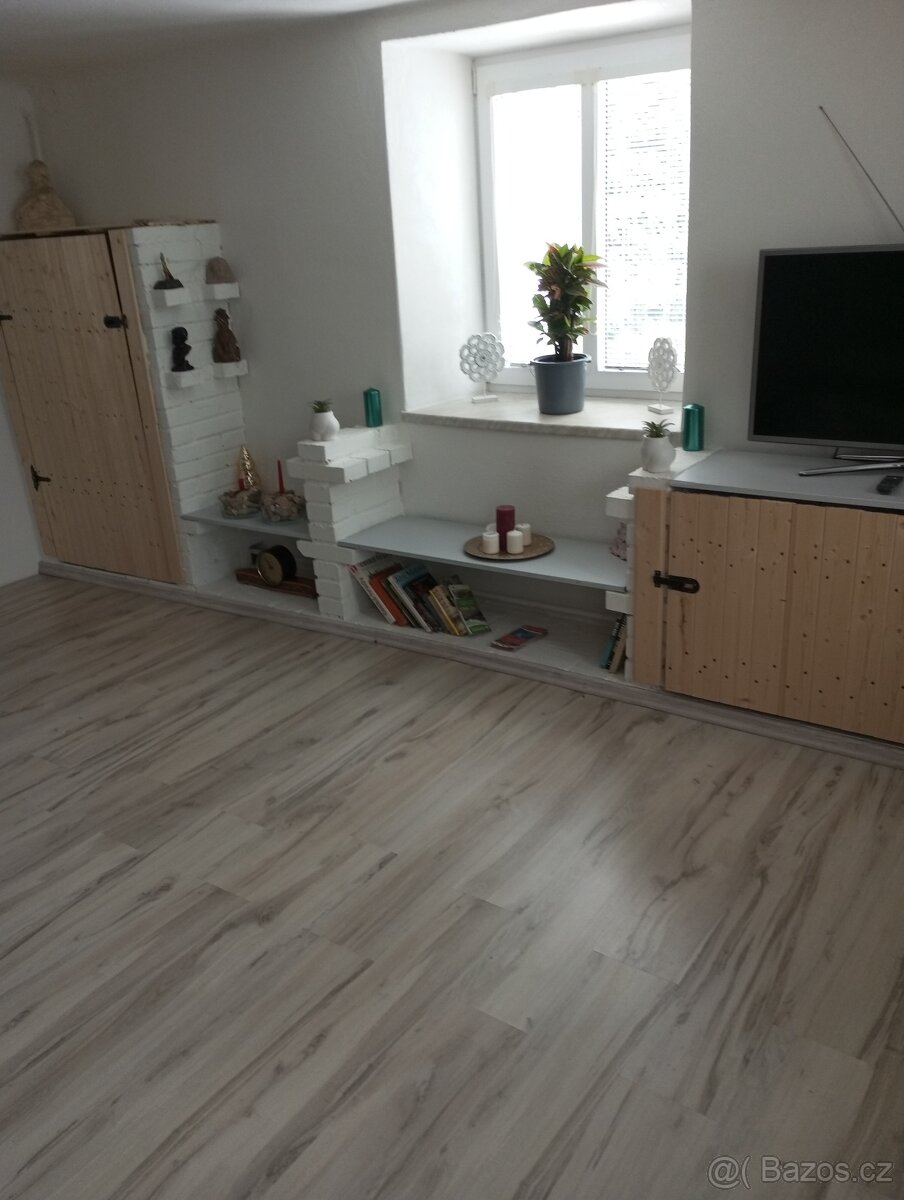 Pronájem 2+1v RD - 10