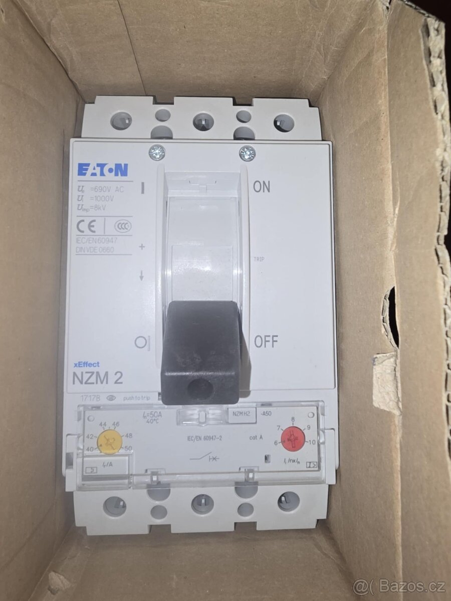 Jističe a stykače - 10