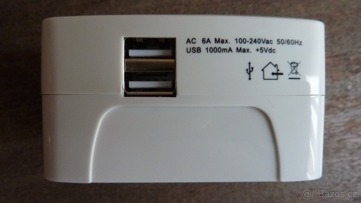 Cestovní univ. adaptér do elektrické sítě+ 2x USB - 10