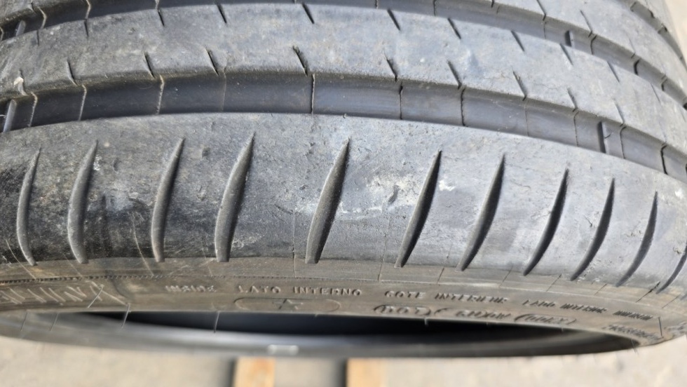 Letní pneu 265/35/19 Michelin - 10