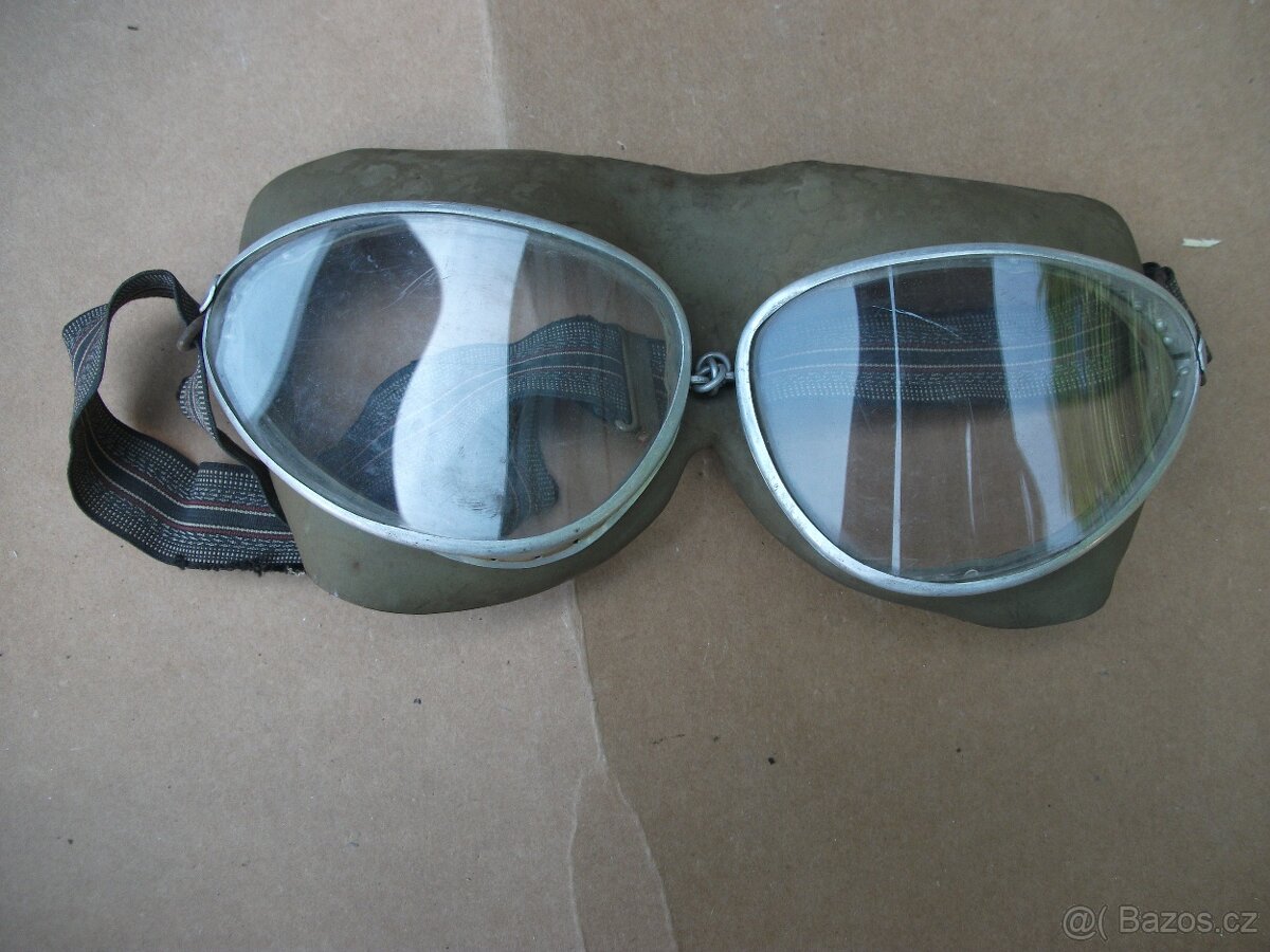 sumky, boty, čištění na pušku, ešus... - 10