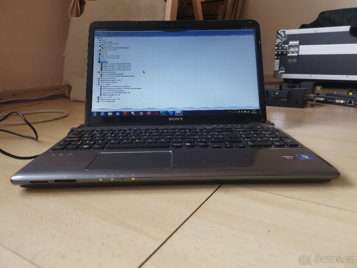 SONY VAIO SVE1511H1ESI - výborný stav - 10