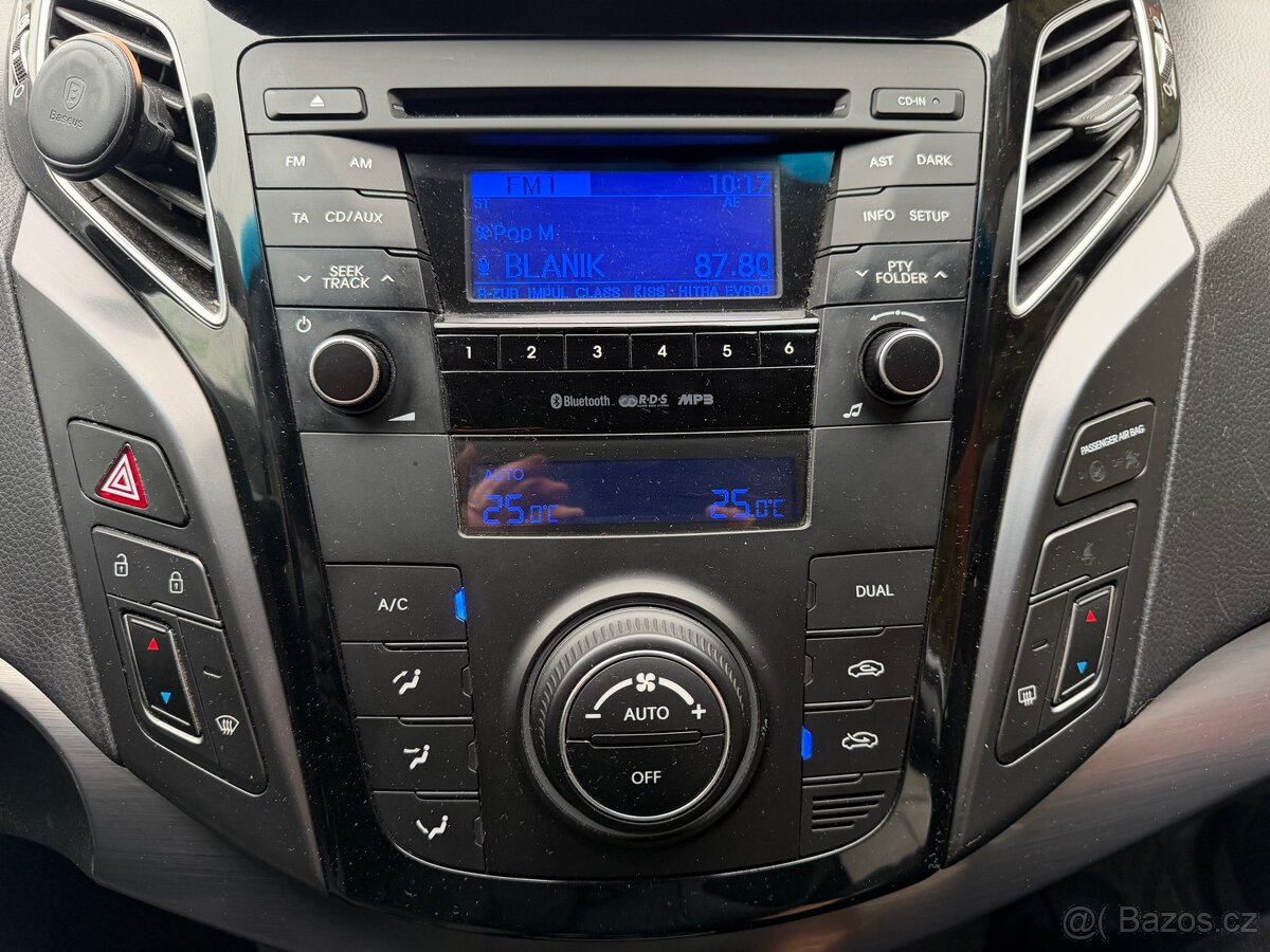 Hyundai I40 combi 1.7crdi 100kw rok 12/2014 - 10