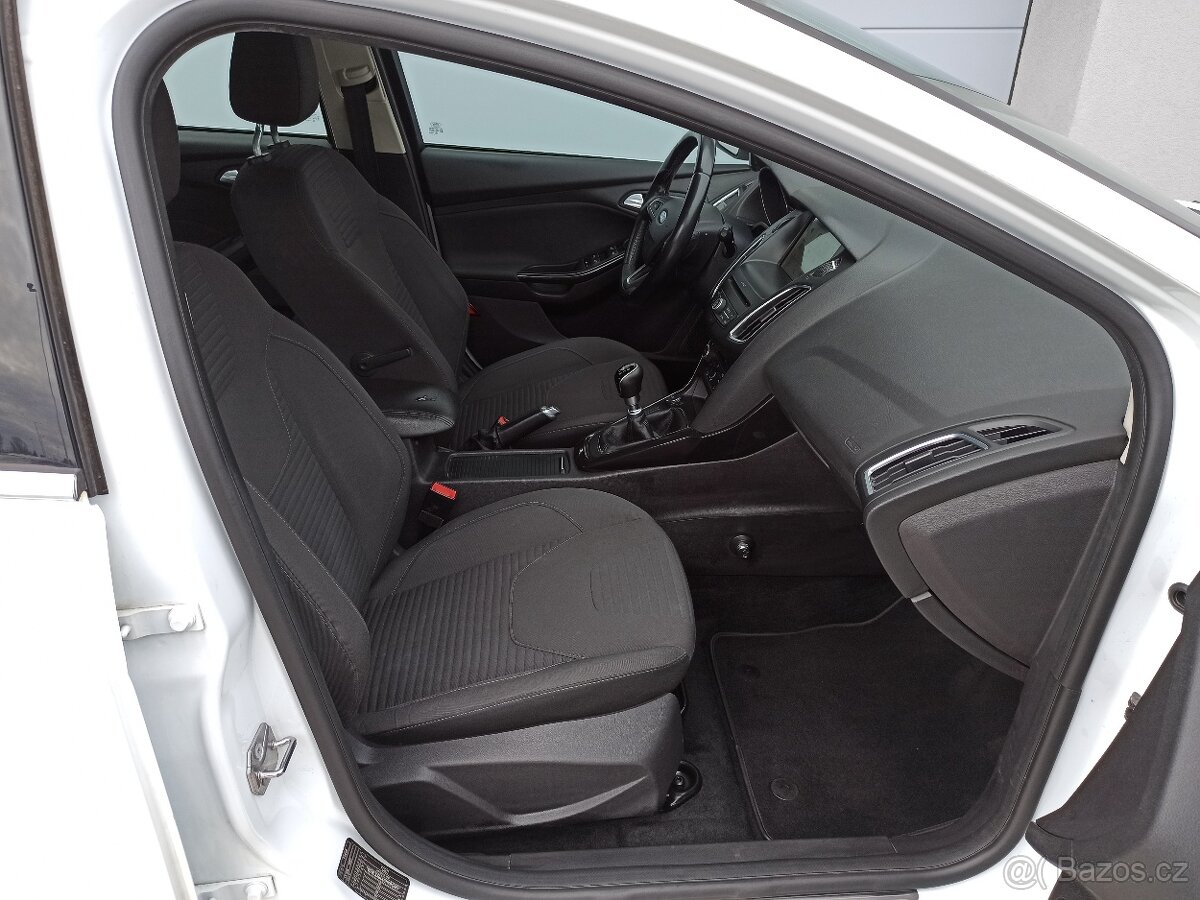 FORD FOCUS 1.5TDCi TITANIUM ČR - 10