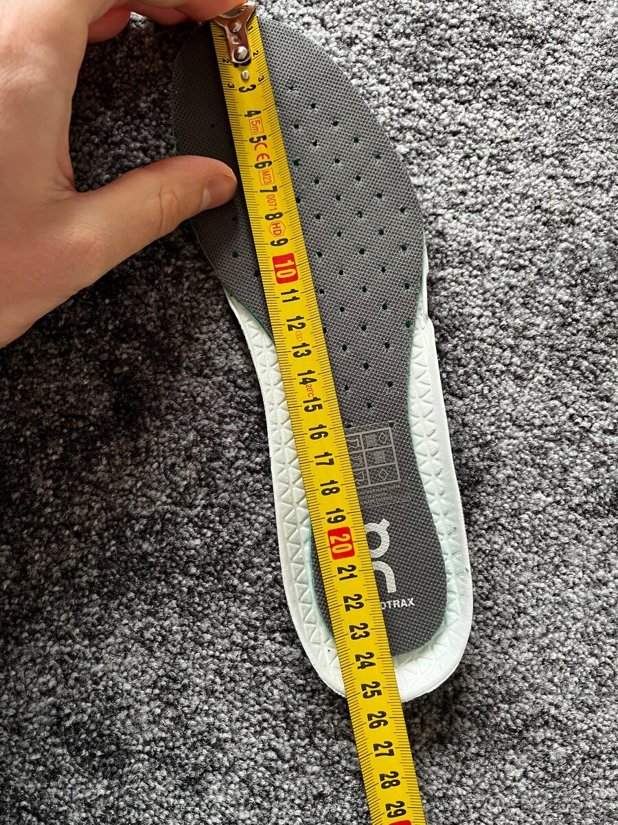 On Running, model Cloudtrax, velikost 38,5 - 10