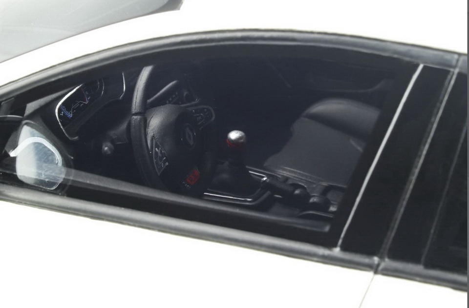 Renault Megane 4 RS Trophy-R Carbon Packet 1:18 OttoMobile - 10