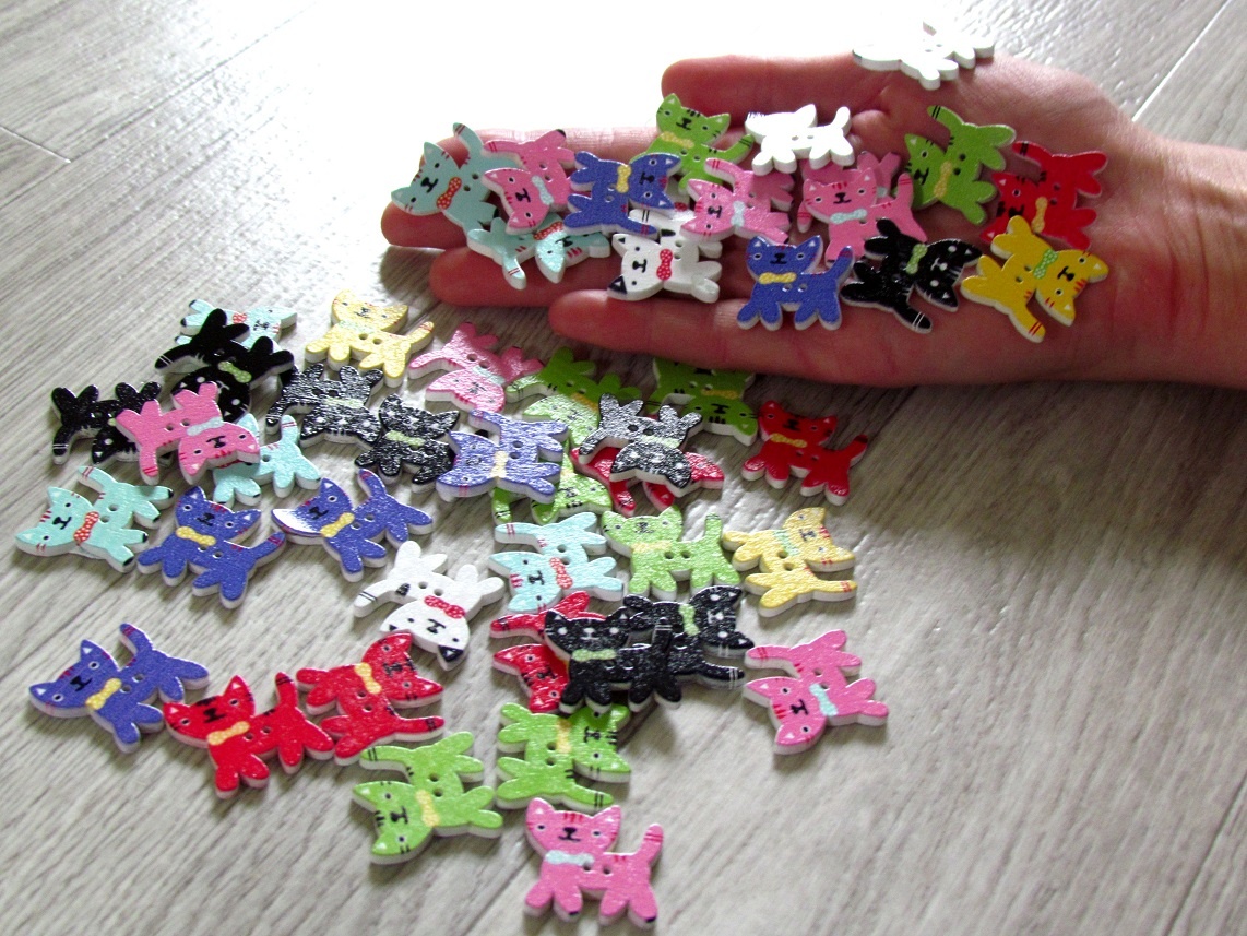 Dřevěné malované knoflíky různé druhy - nové - 10