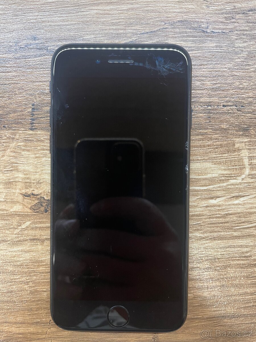 Iphone SE 2020, 128 GB, černý - 10