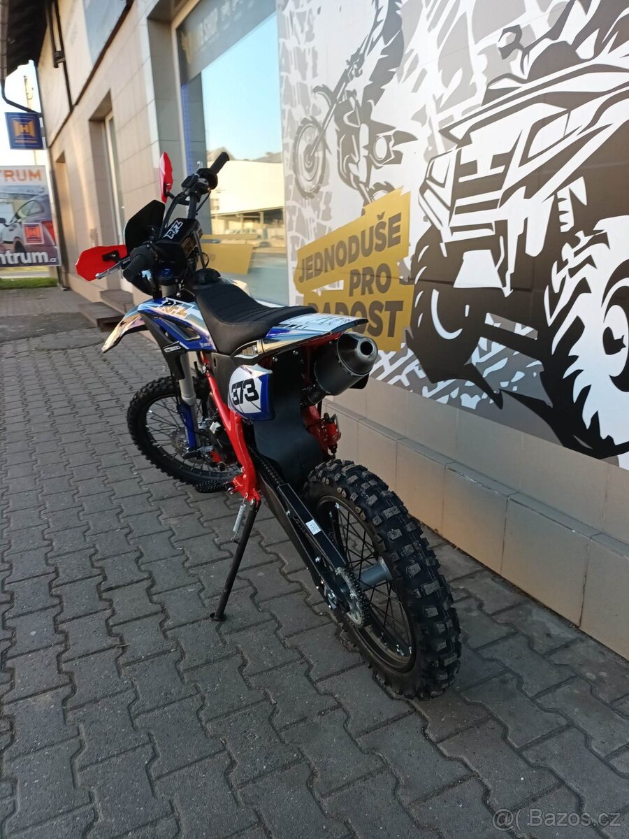 Pitbike Thunder 140cc 19x16 E-start červená - 10