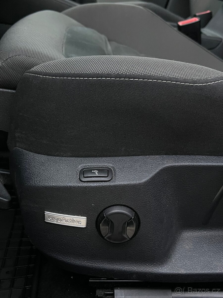 2019 VW Golf 7 Variant 2.0 TDI 110 kW - 10