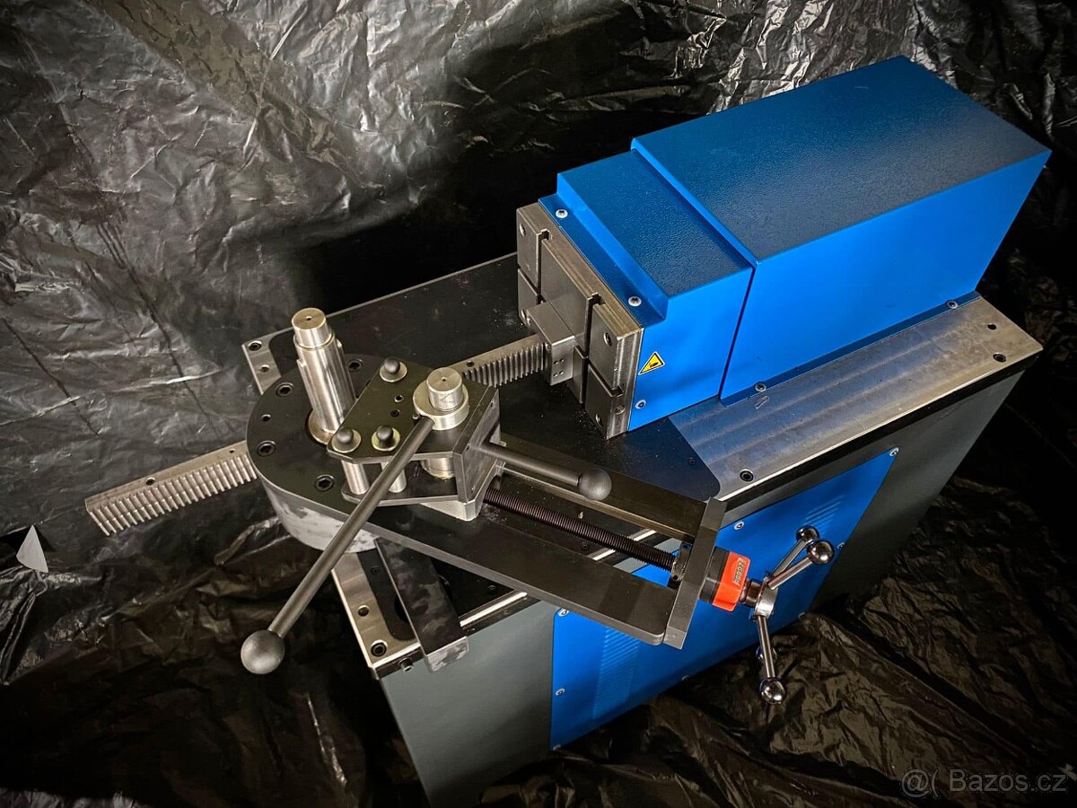 Ohýbačka trubek a profilů univerzální ZT 42-28 - 10