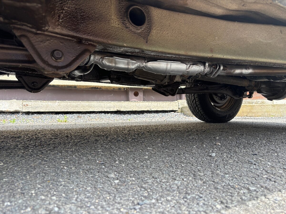 Suzuki Jimny 4x4 - rok2008,najeto101578KM,1.3benzín,62kw - 10