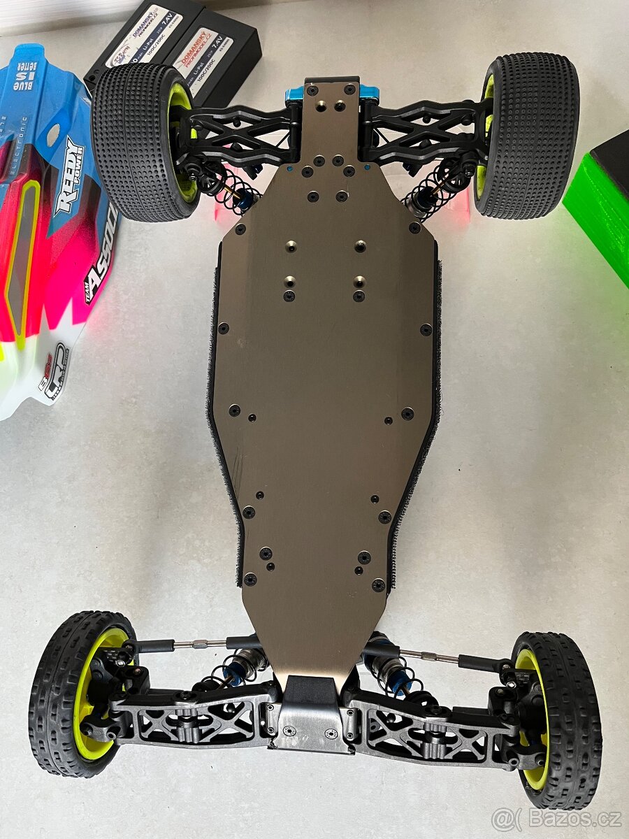 RC auto Team Associated B 6.3 - 10