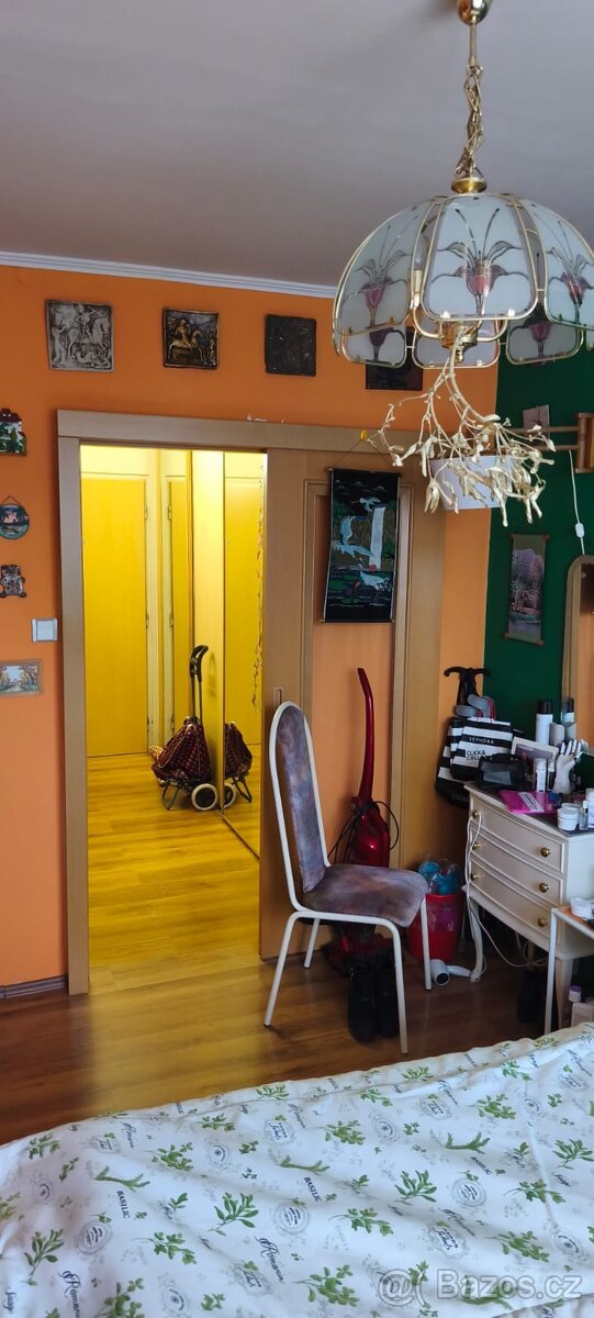 Byt 2kk z balkónem v OV - 10