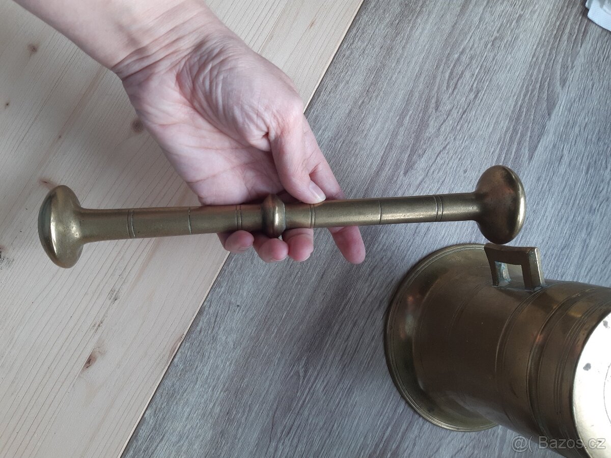 Mosazné hmoždířé s tloukem - 10