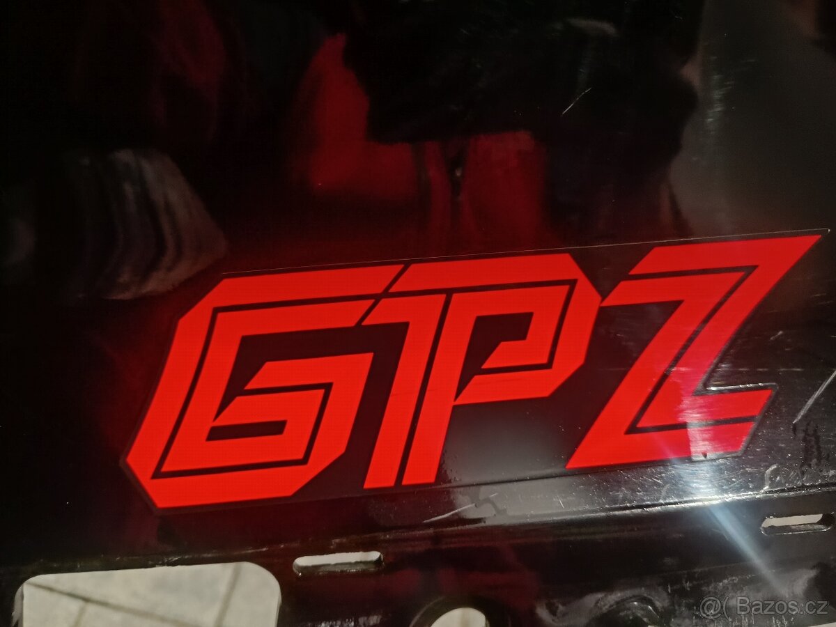 Kawasaki GPZ 1000RX - 10