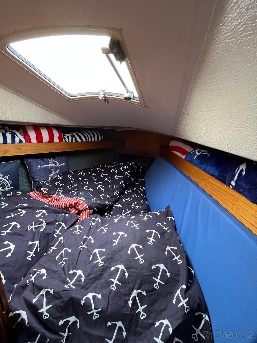 Kajutová plachetnice Friendship 27 - 10