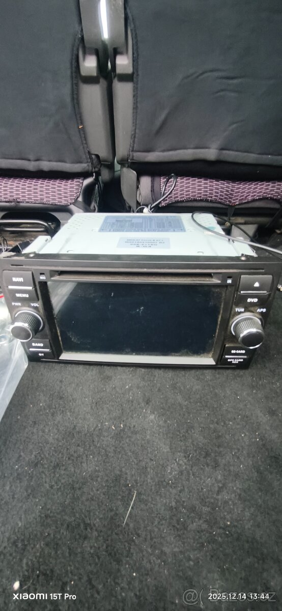 Ford C-MAX 1.6 benzín - 10