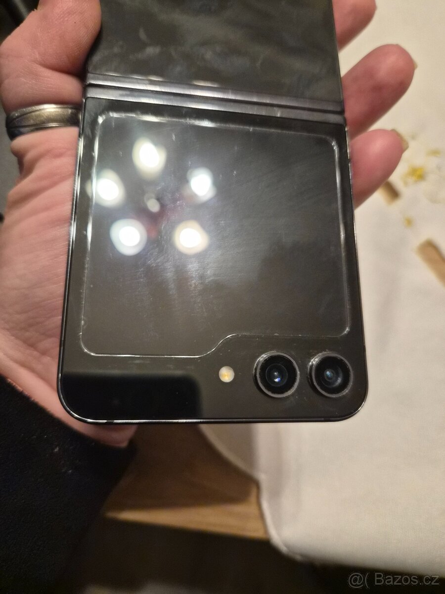 Samsug Flip 5 - 10