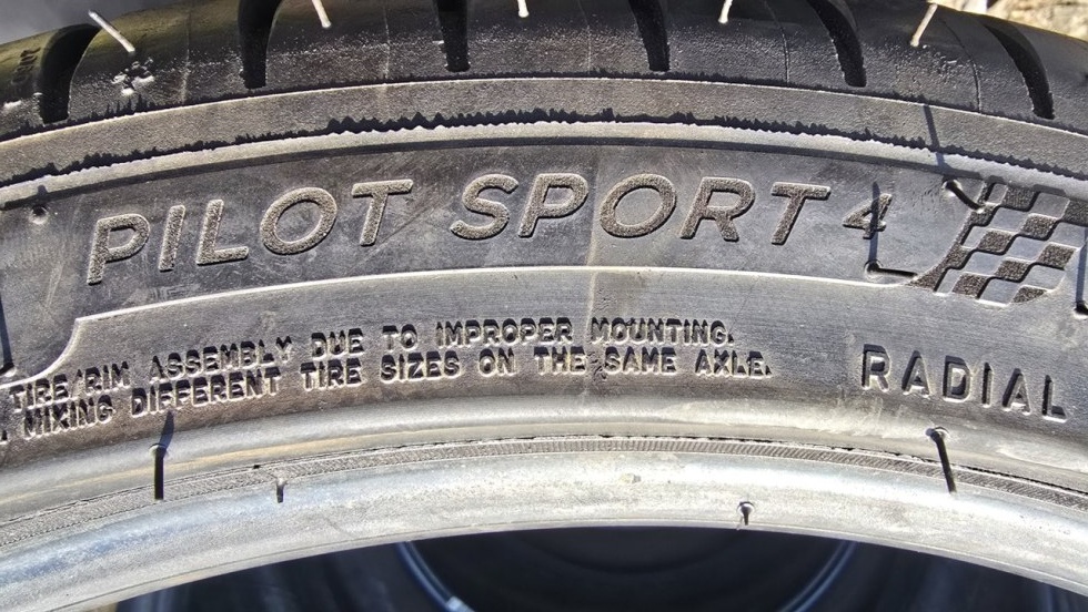 Letní pneu 225/40/18 Michelin - 10