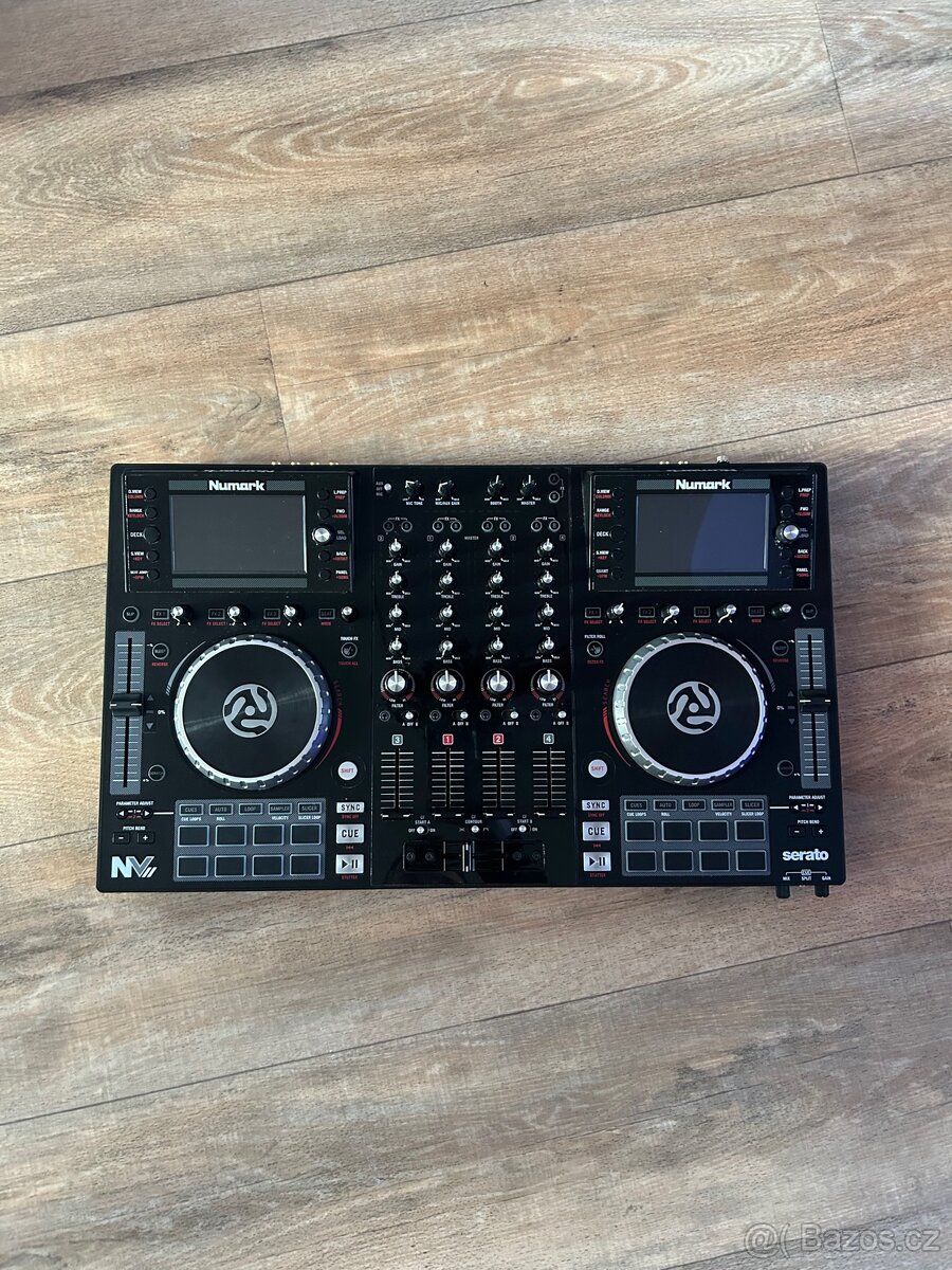 Numark NVII - 10