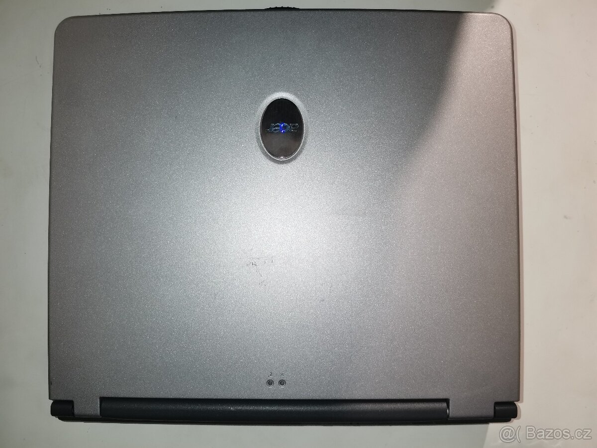 Acer 245LC,Intel celeron 2,7 GHz,1GB DDR-SDRAM, 80GB HDD-ATA - 10