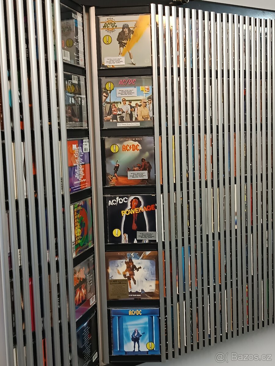 Velká sbírka CD s pořadačem - 10