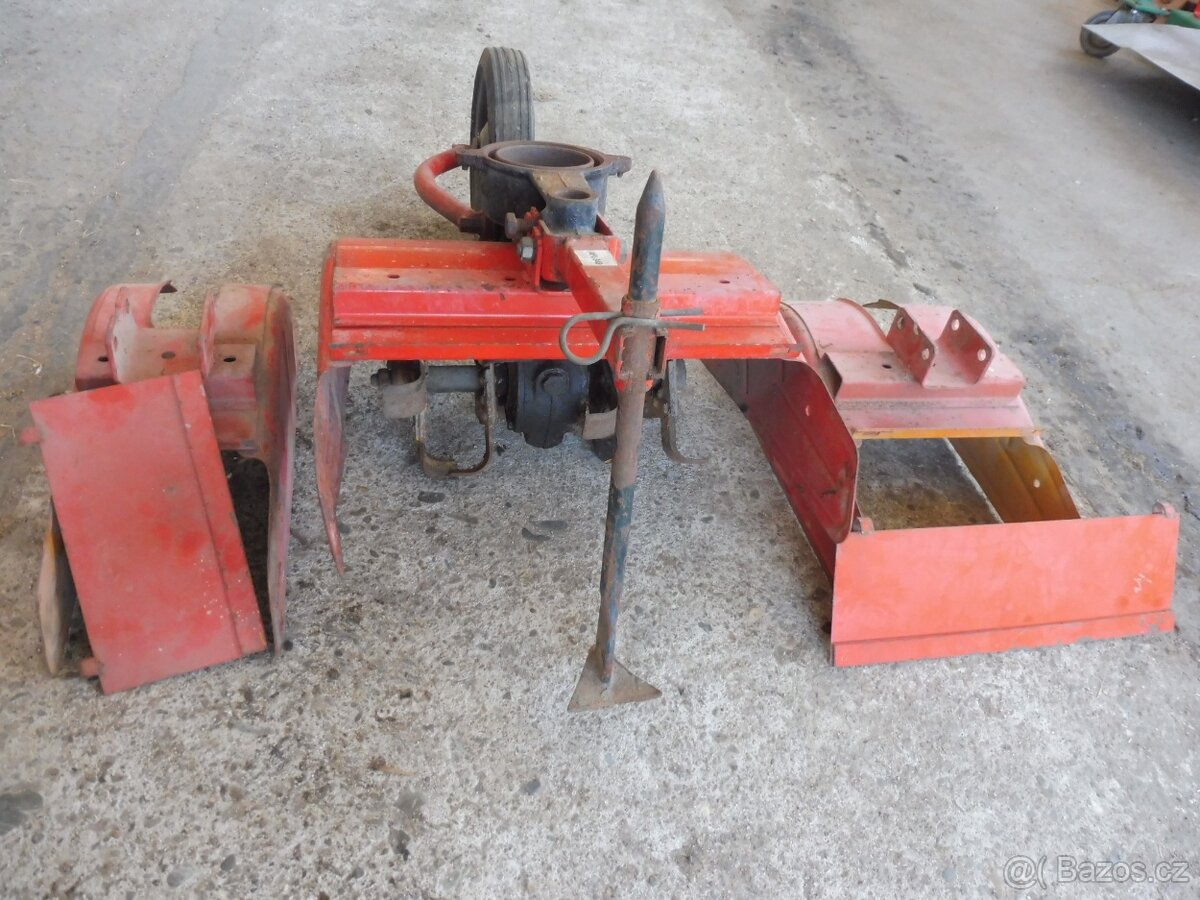 prodám malotraktor VARI s nářadim - 10