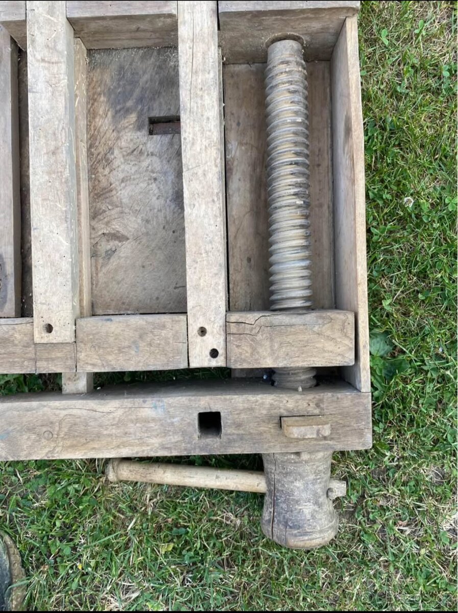 Truhlářský stůl - 10