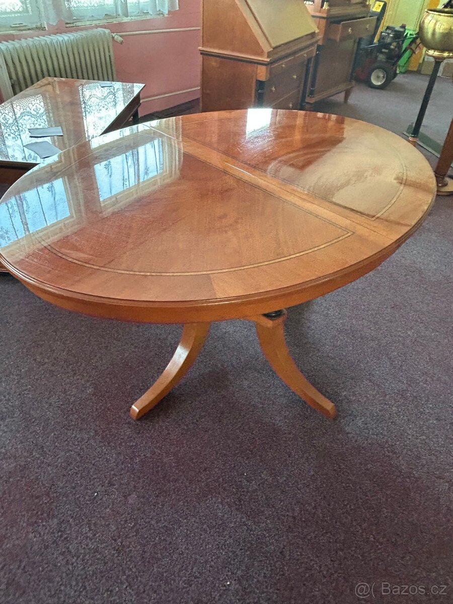 Starožitný nábytek - 10