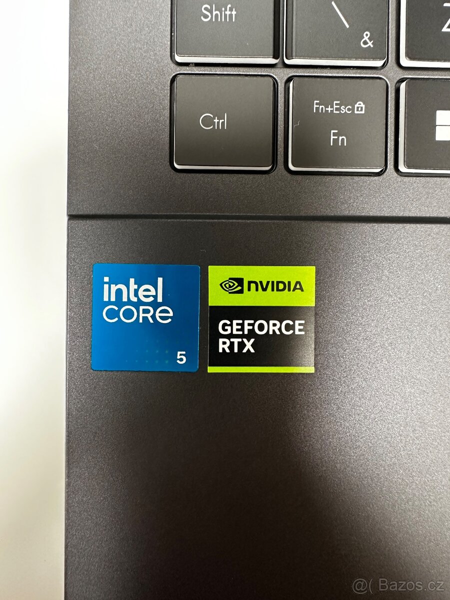ASUS Vivobook 16 RTX 4050 Herní notebook, 144H - 10
