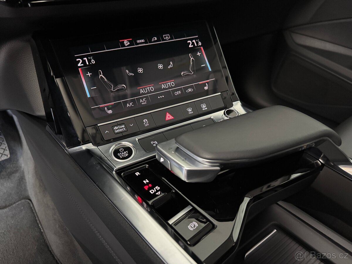 Audi e-tron 55 300KW S-Line Panorama Matrix - 10