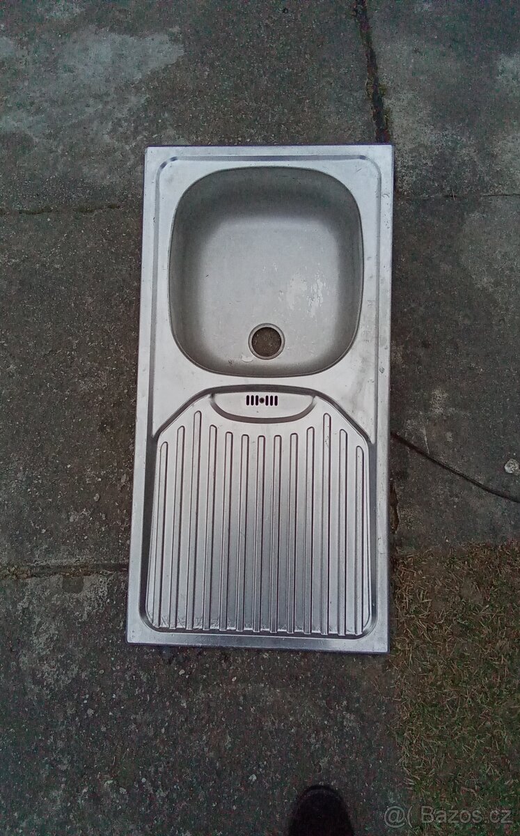 NEREZOVÝ DŘEZ - 10