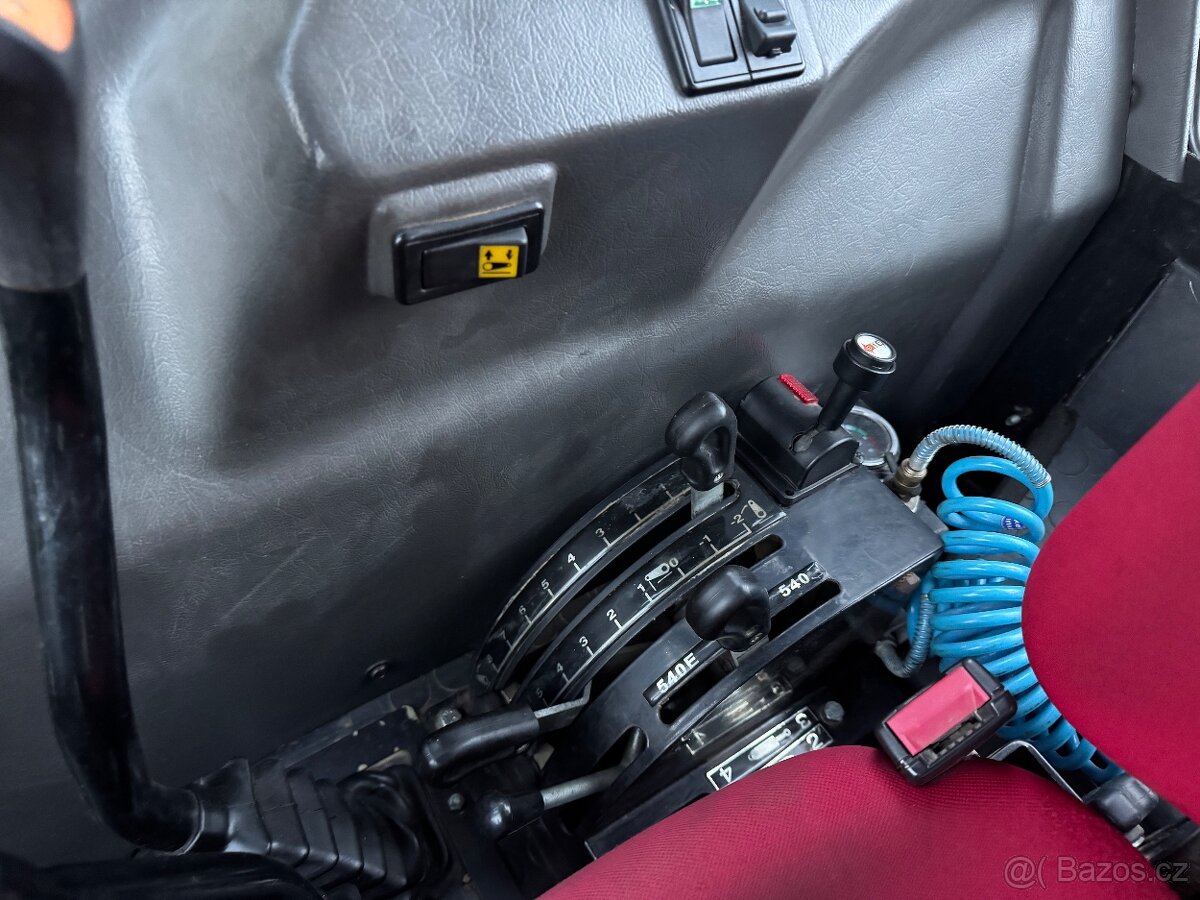 Souťežní pluh Kverneland MZ+ traktor Hattat c3065 - 10