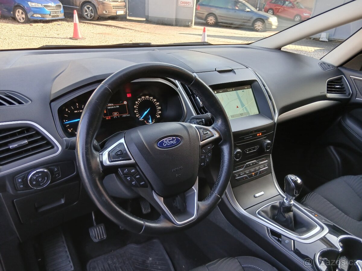 Ford S-Max 2.0 TDCi 110 KM Tažné, 5 Míst - 10