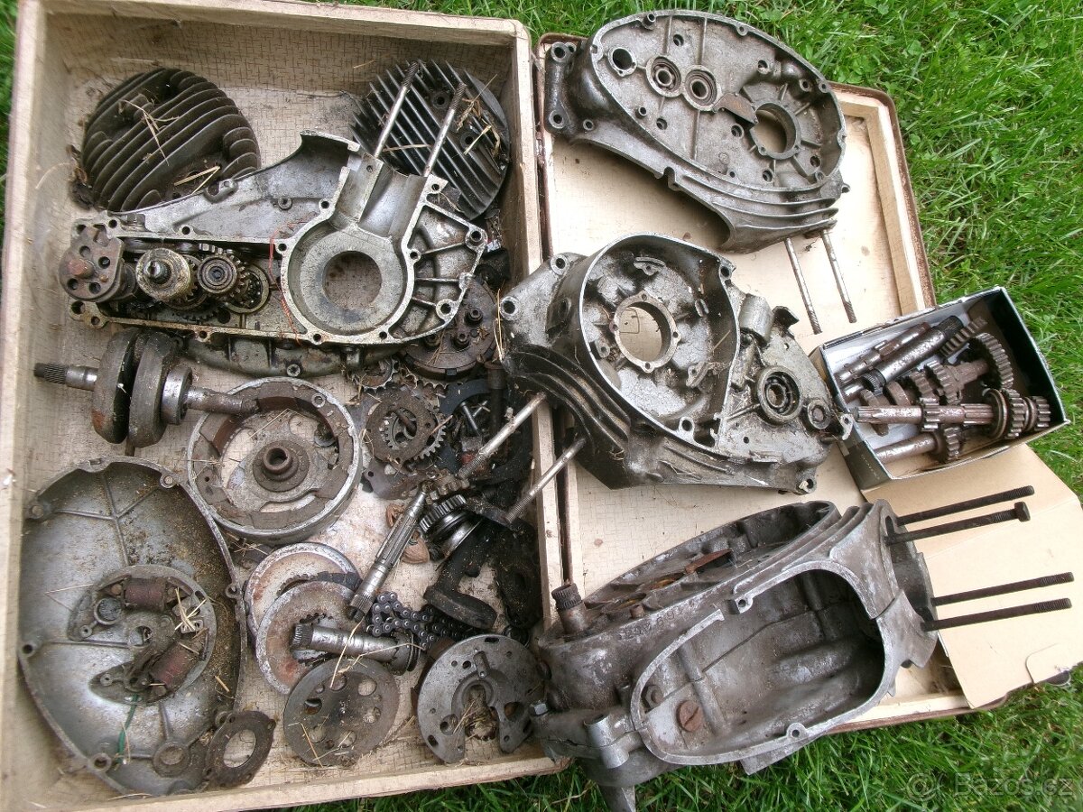 prodám náhradní díly na motorky, motor, kola, plechařina, .. - 10