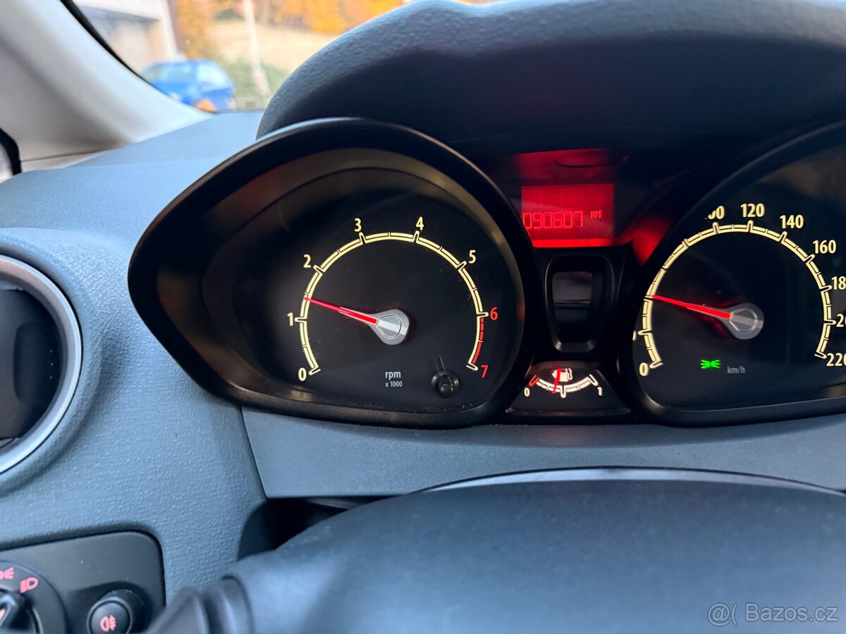 Ford Fiesta - 10