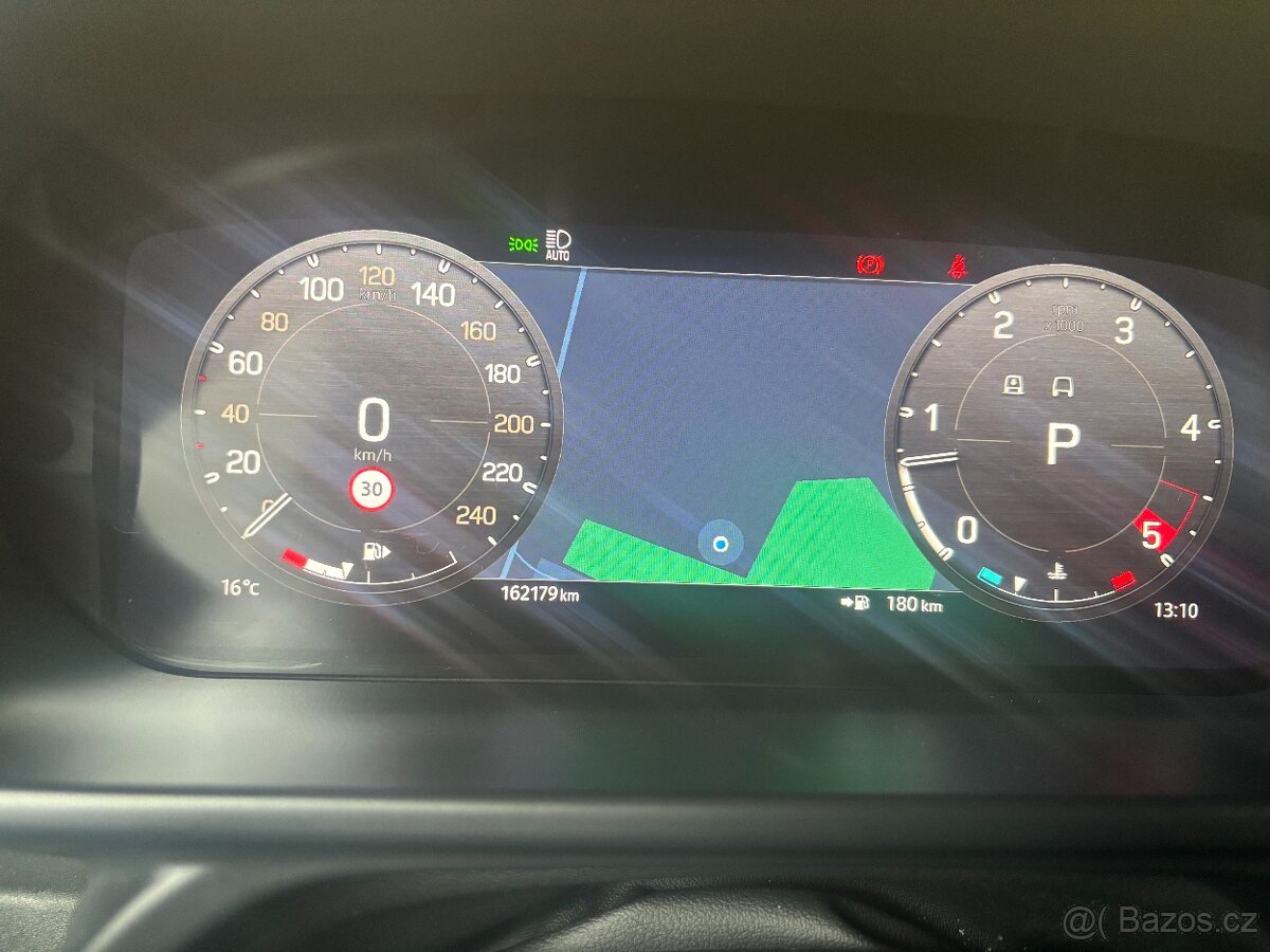 LR Defender 110 D300 X-DYNAMIC HSE - 10