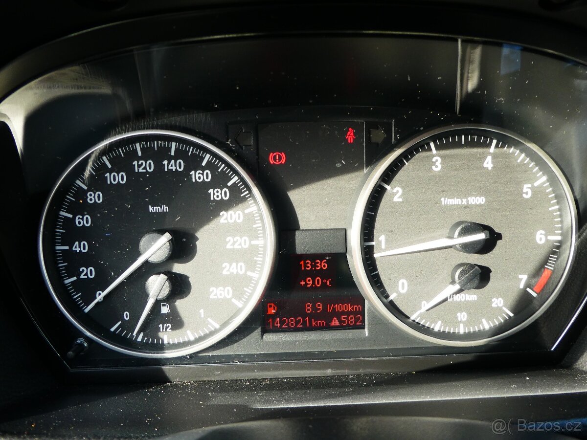 BMW 318i 105kW Alu,PDC,Servis - 10