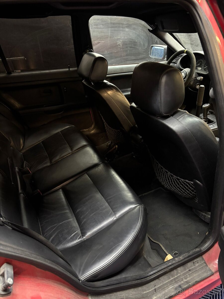 BMW e36 323i touring - 10