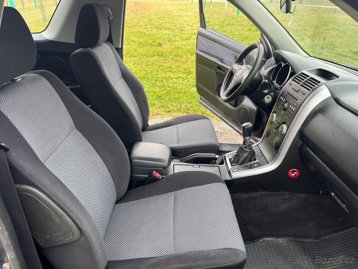 Prodám SUZUKI GRAND VITARA II 1,6i 16v 78kw 4x4 3DV 84.000KM - 10